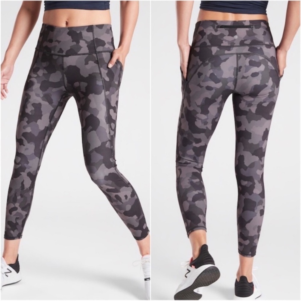 Athleta‎ Lightning Camo 7/8 Tight EUC Size Medium